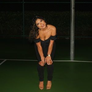 Meet your Posher, Adrianne